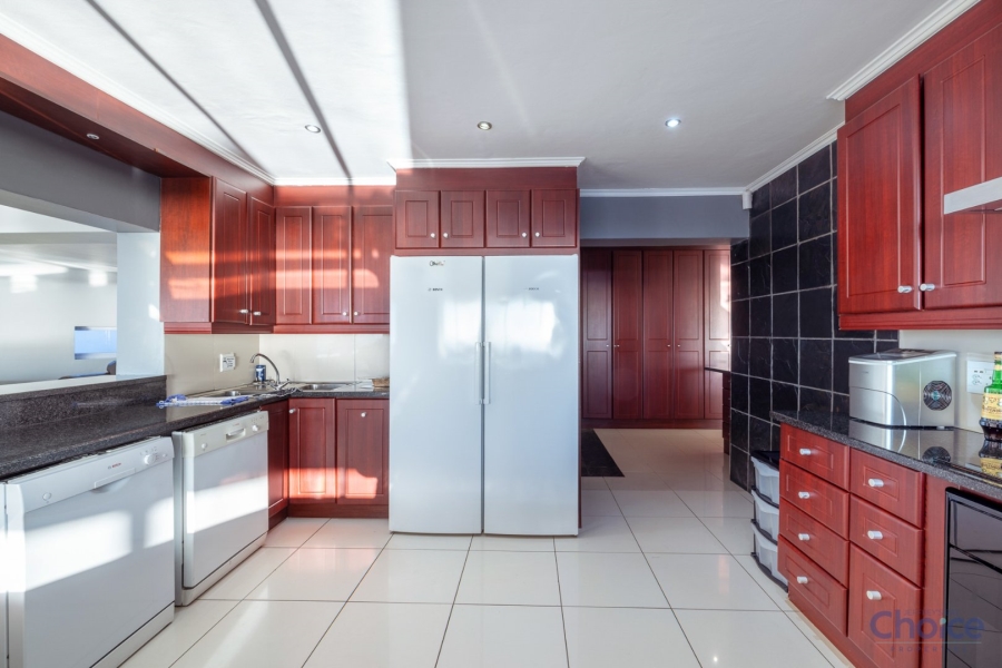 5 Bedroom Property for Sale in Jeffreys Bay Central Eastern Cape